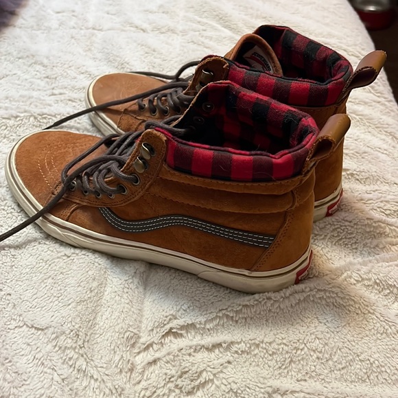 Van’s high top - Picture 1 of 4